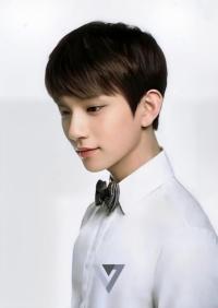 17 : First Mini Album Postcards - Light Version 