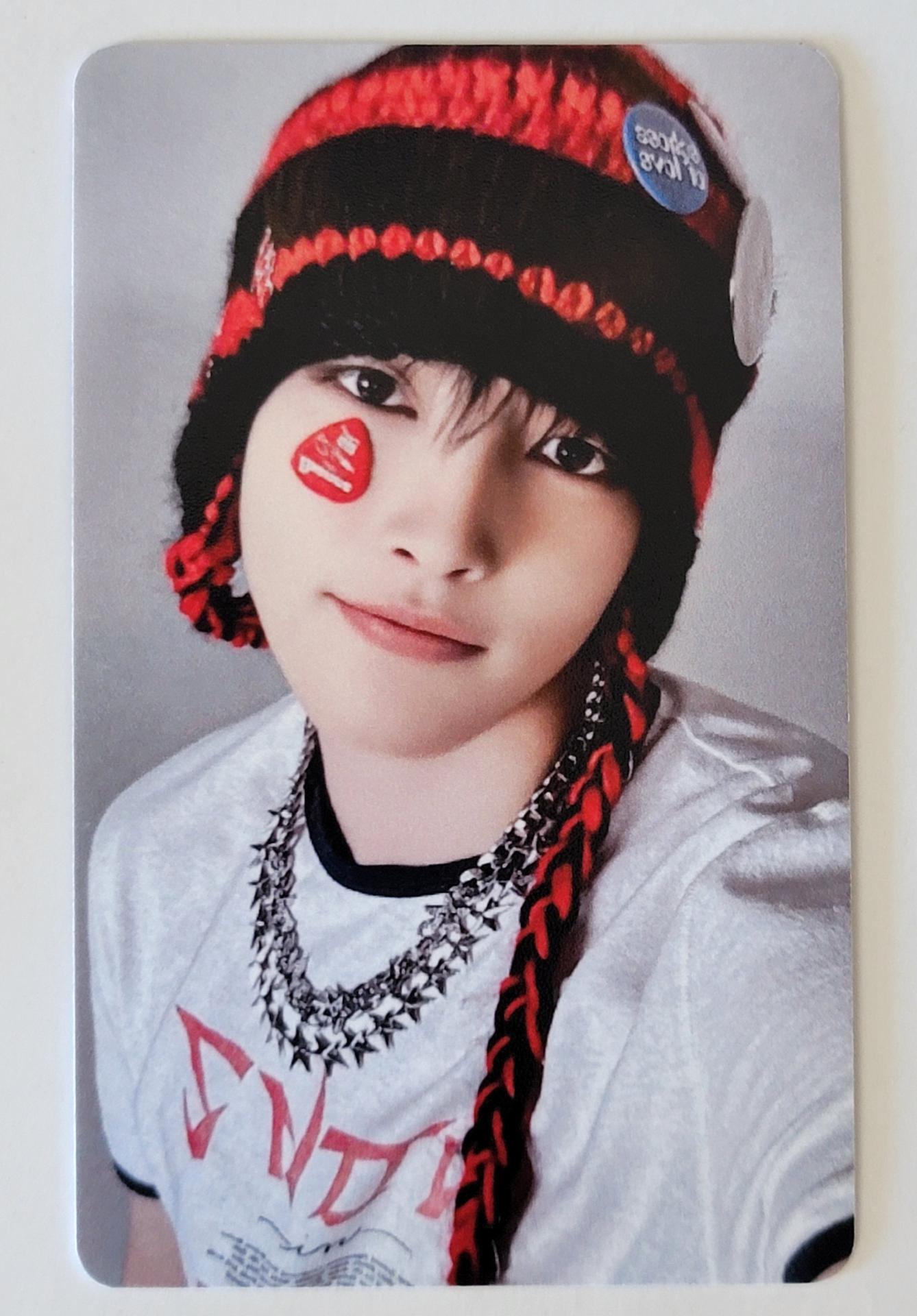 Ateez Seasons Greetings 2025 Photocards