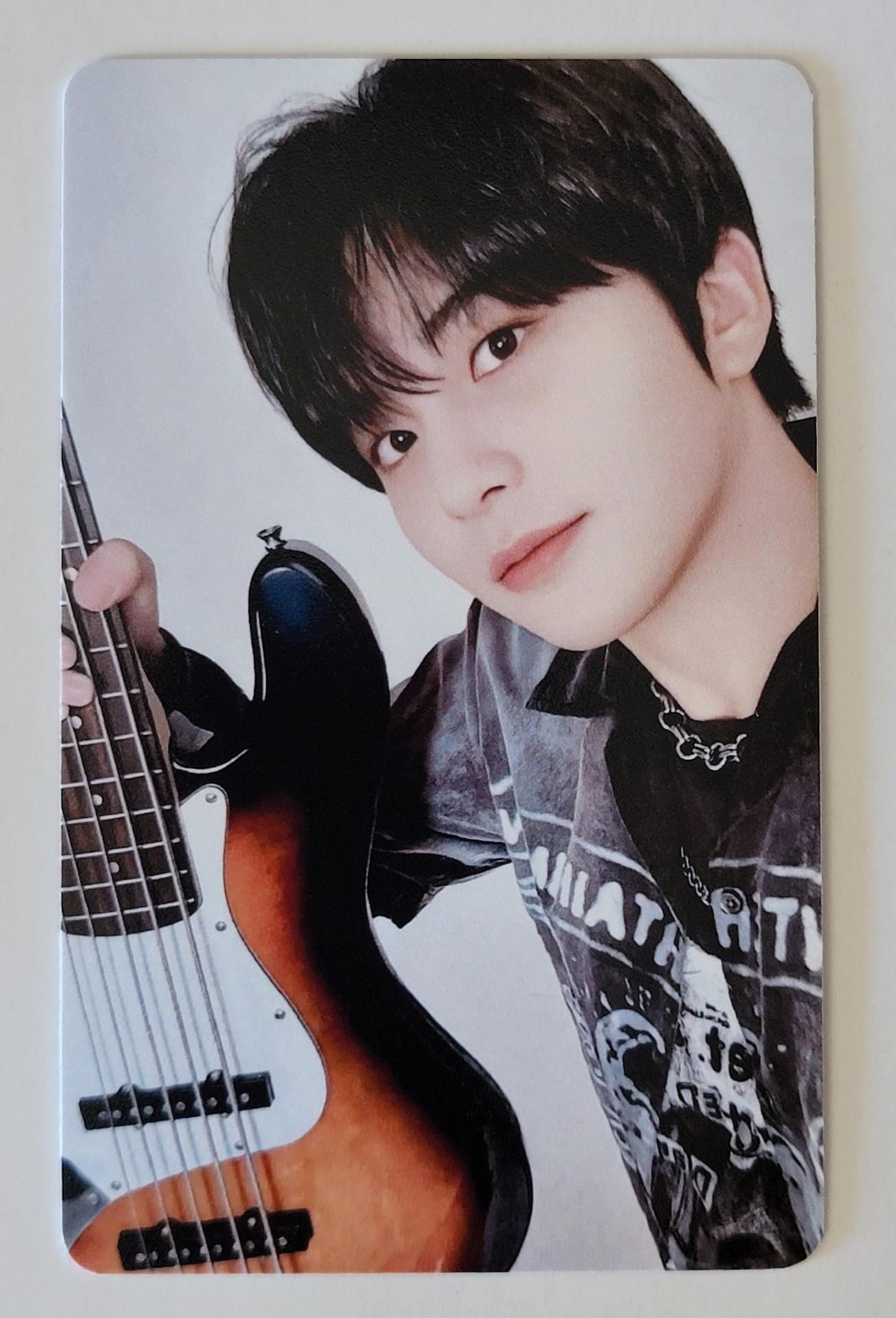 Ateez Seasons Greetings 2025 Photocards