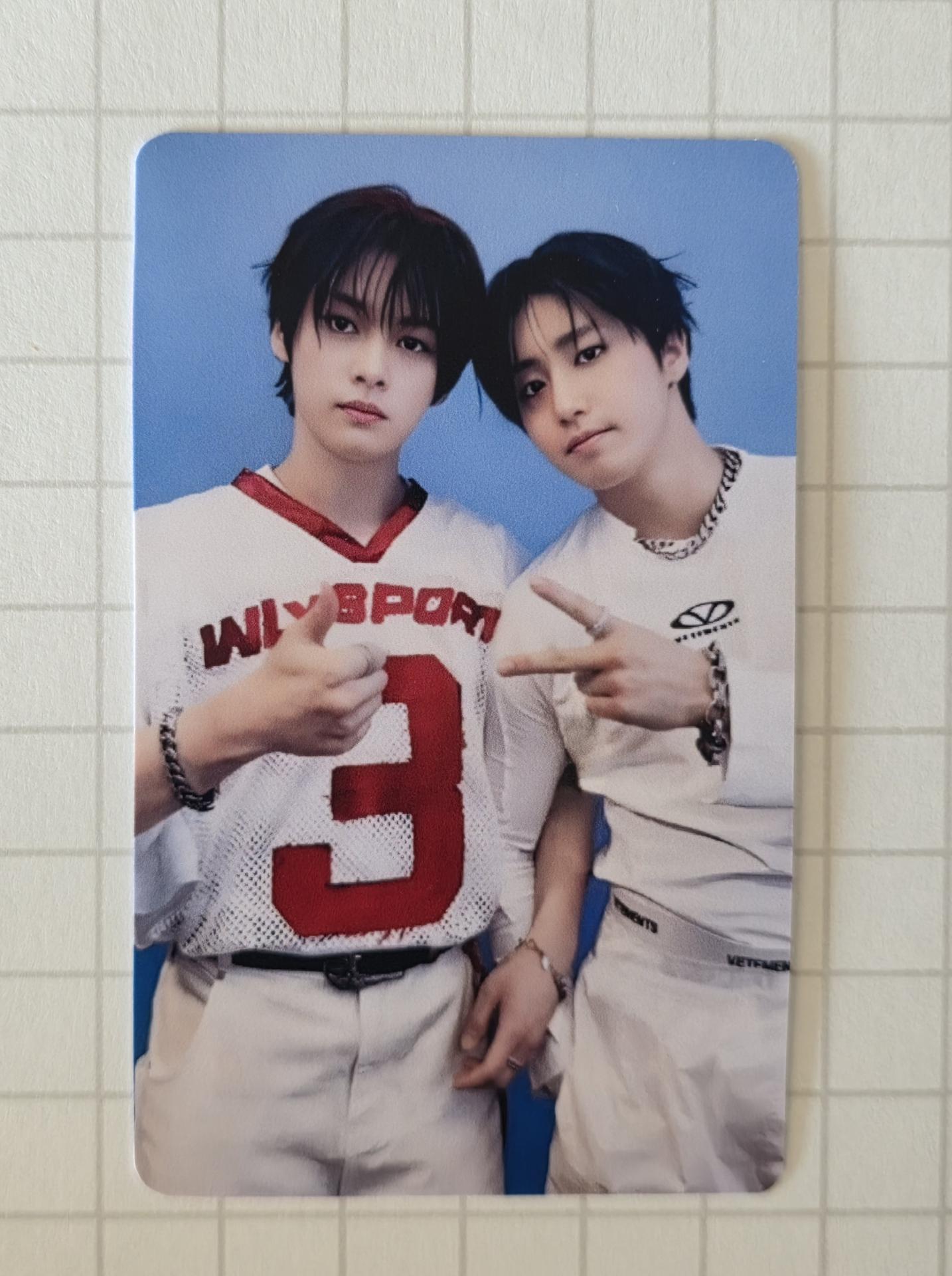 Stray Kids : KARMA -Walmart Unit Photocards