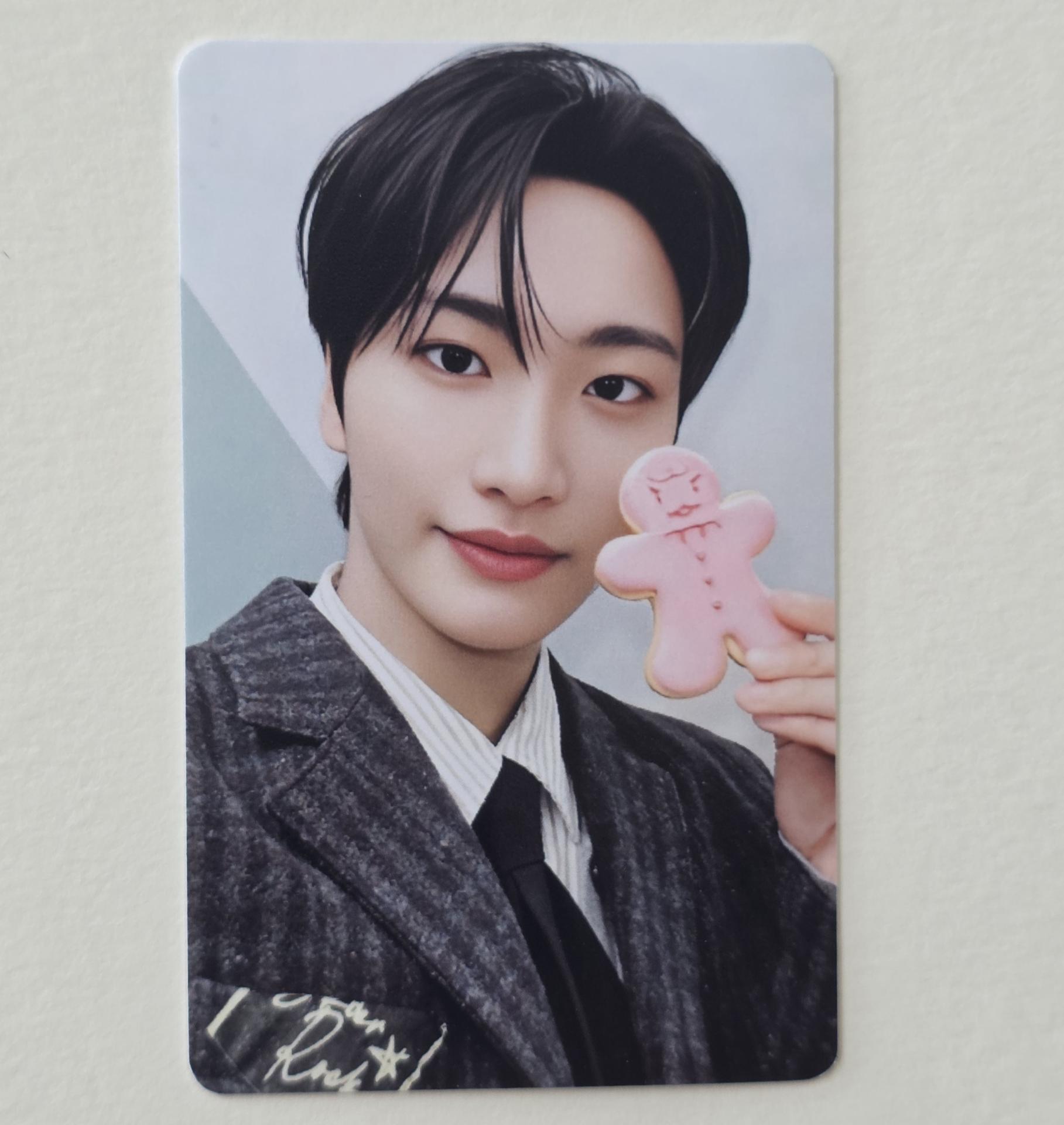 ATEEZ : Seasons Greetings 2026 : Pastry Shop Set A Cookie Photocards