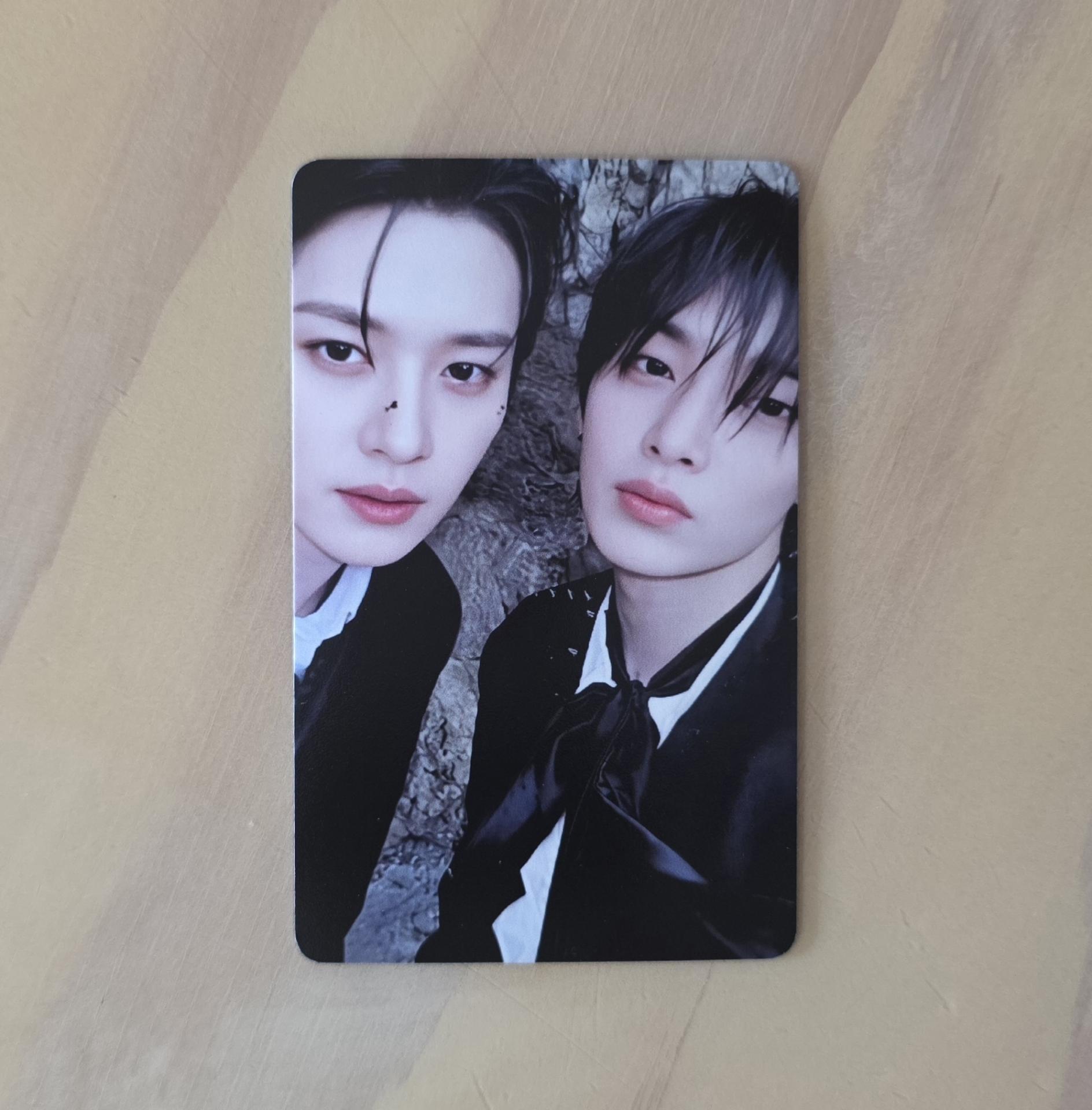 Stray Kids : Do It Unit Photocards Lee know and in