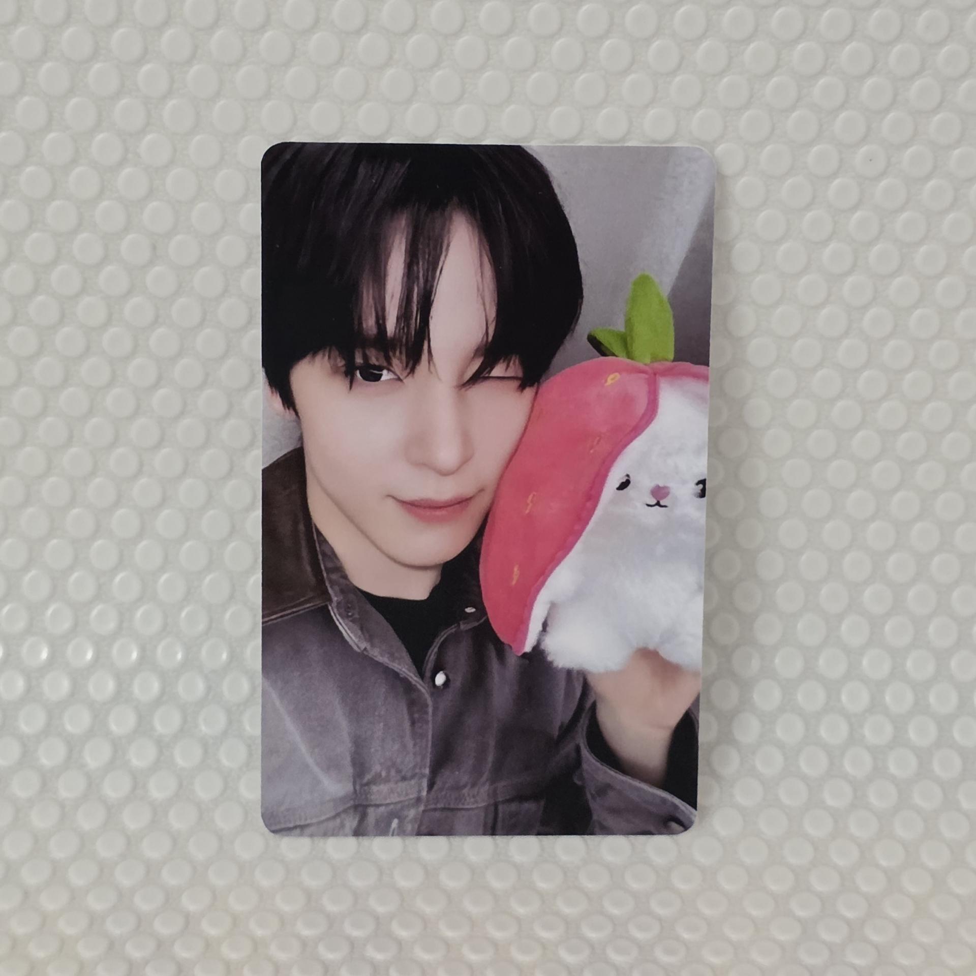 ATEEZ : Golden Hour 4 Poca Album Strawberry Bunny POB Photocards