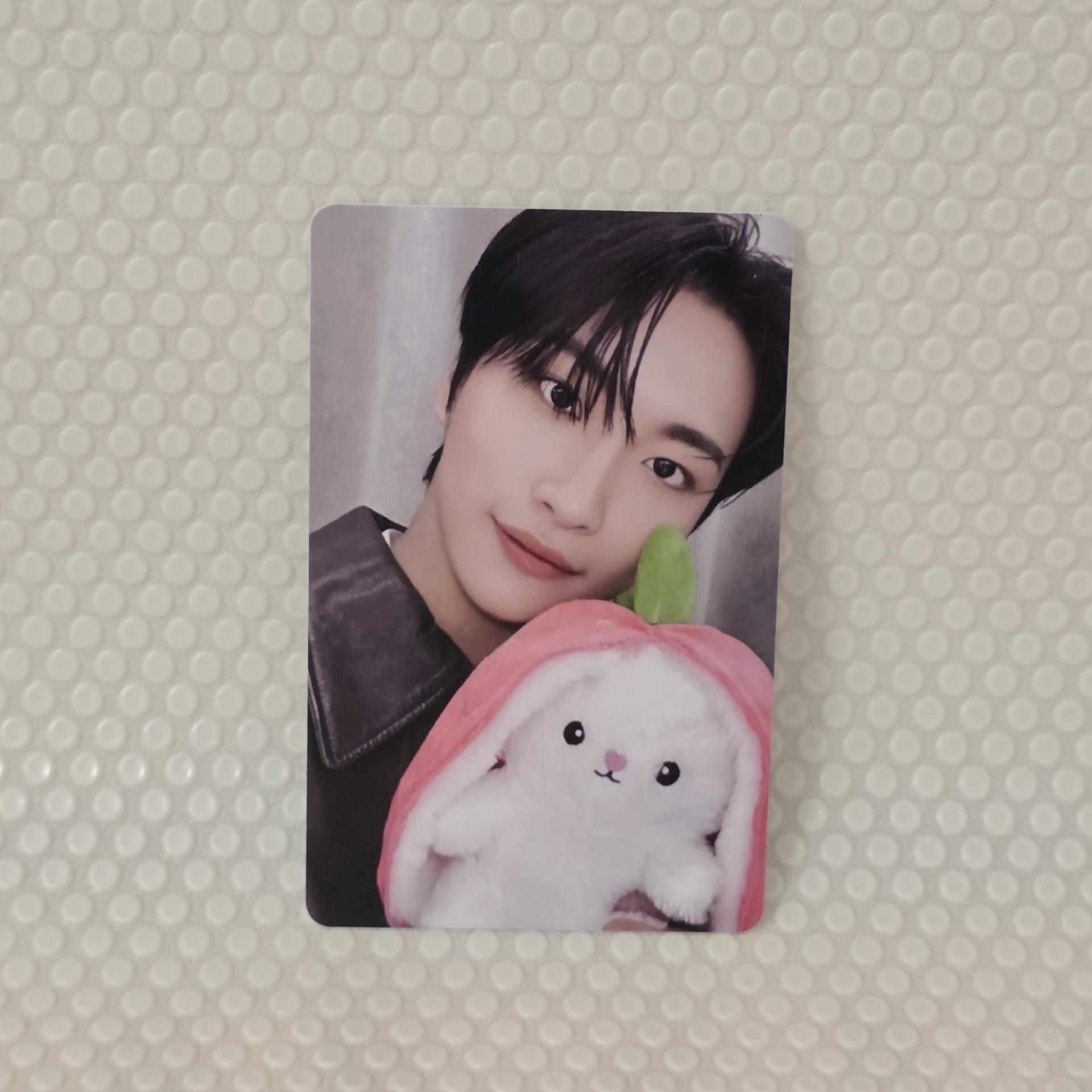 ATEEZ : Golden Hour 4 Poca Album Strawberry Bunny POB Photocards