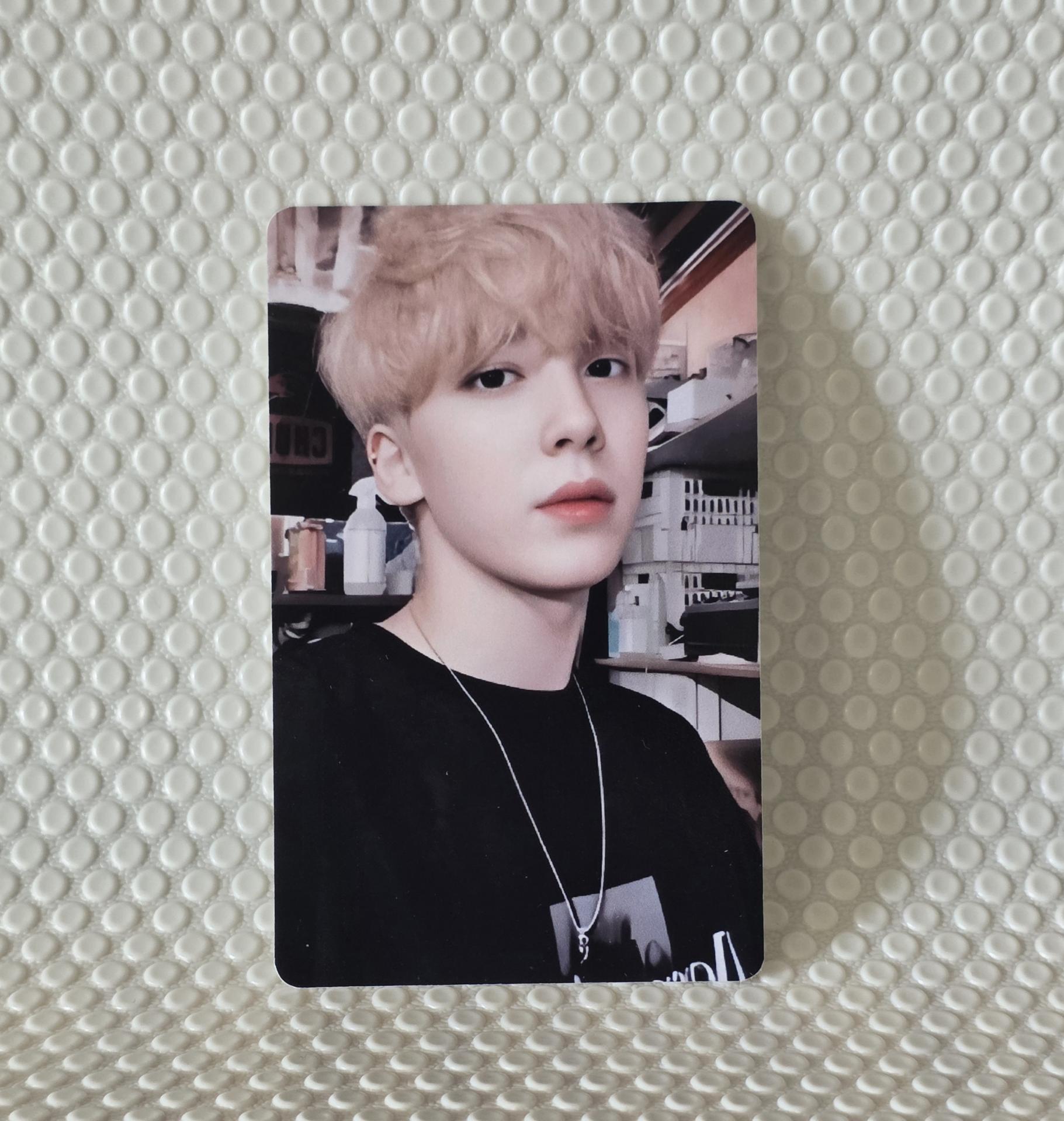Ateez : Seasons Greetings 2021 - Yunho Photocards