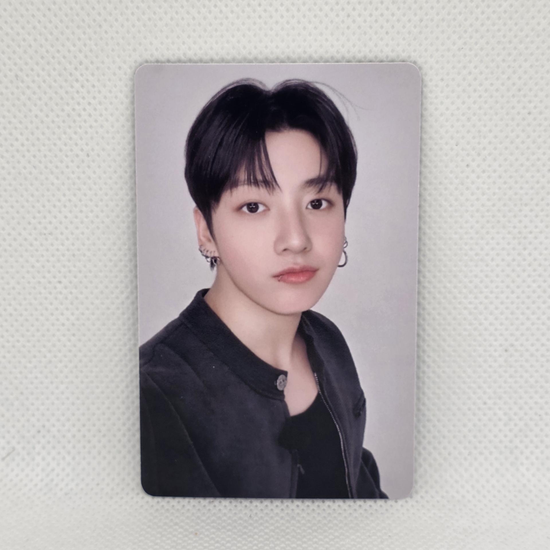 BTS : Arirang - WV Global Selfie Ver 2 Photocards Jungkook