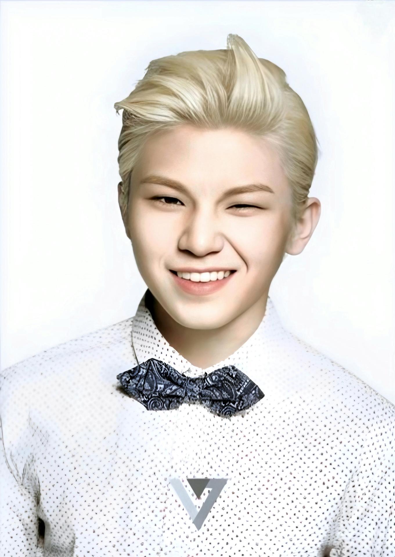17 : First Mini Album Postcards - Light Version 