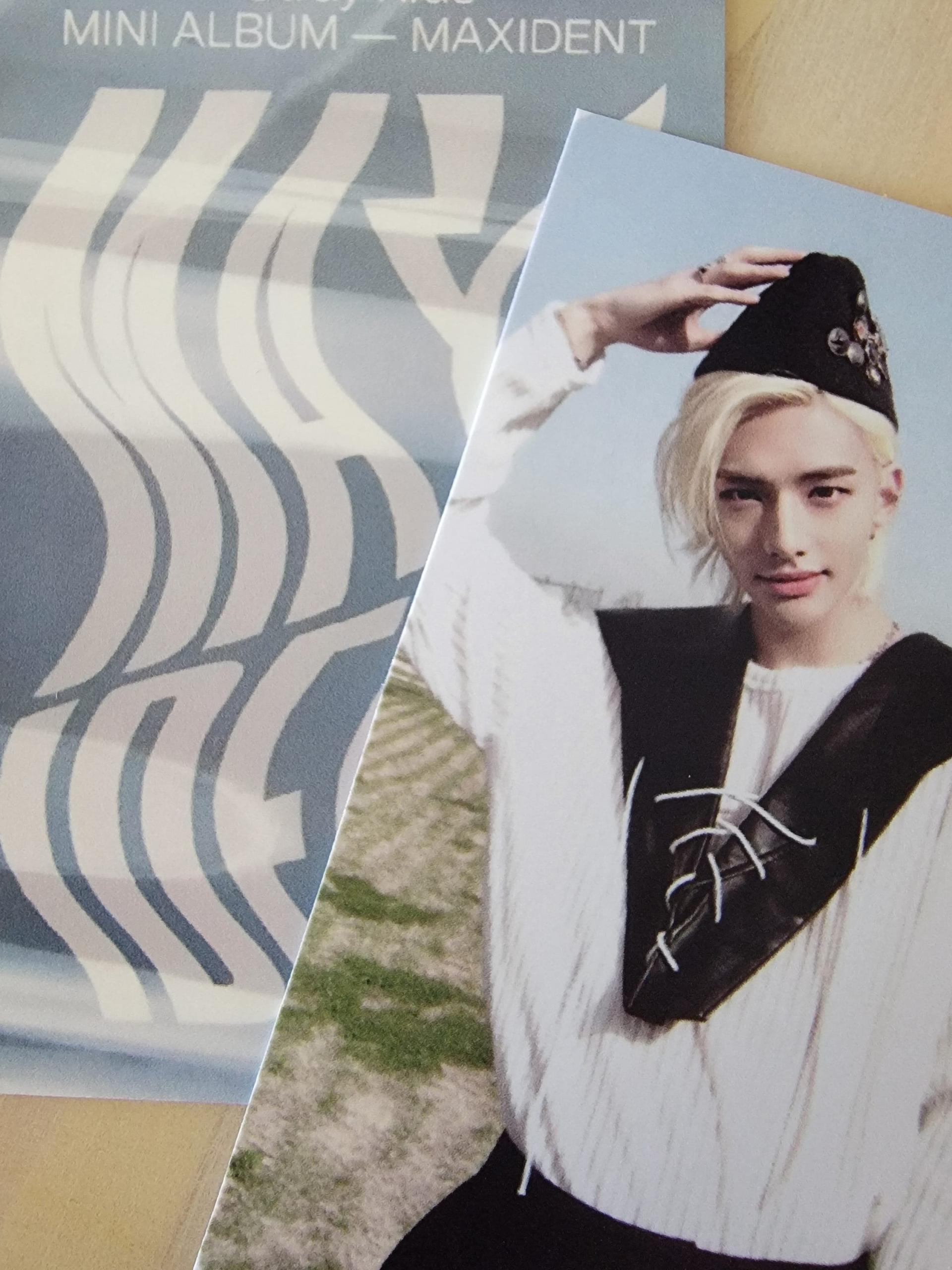 Stray Kids Maxident Barnes & Noble POB photocards